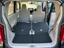 リヤシートを倒せば広く大きな荷物も詰めて安心ですね!