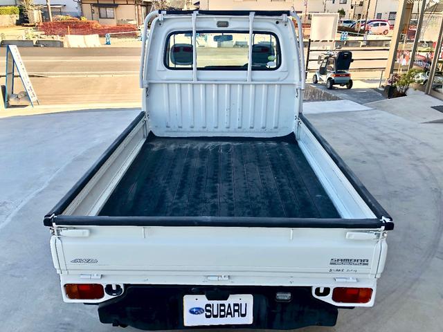 5速マニュアル車 4WD(パートタイム) エアコン パワステ 三方開 荷台マット プロテクター ラジオ 運転席エアバック(18枚目)