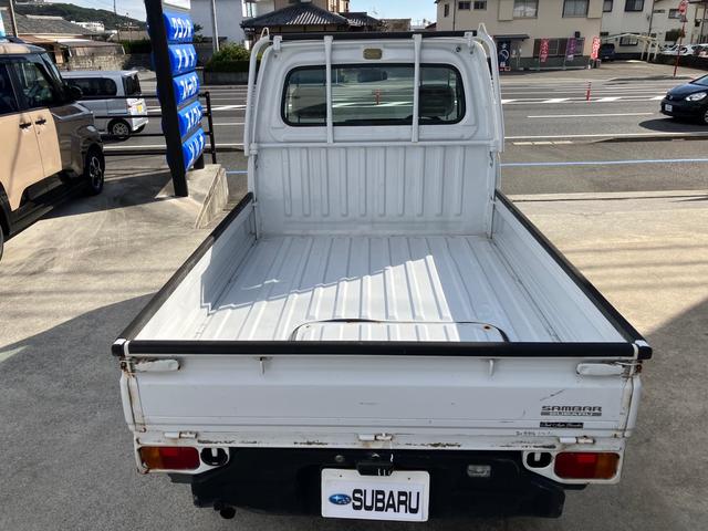 サンバートラック 　４ＷＤ　ギア車　エアコン　パワステ　車検整備付　６６，０００キロ　エアバック（19枚目）