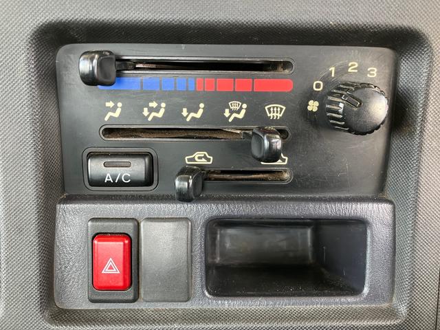 サンバートラック 　４ＷＤ　ギア車　エアコン　パワステ　車検整備付　６６，０００キロ　エアバック（27枚目）