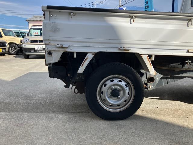 サンバートラック 　４ＷＤ　ギア車　エアコン　パワステ　車検整備付　６６，０００キロ　エアバック（33枚目）