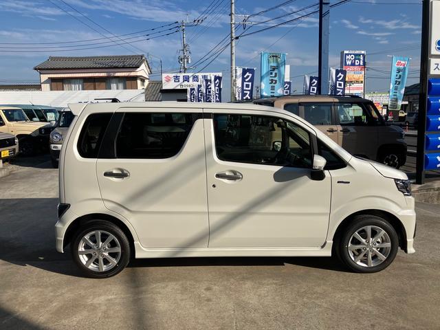 ワゴンＲカスタムＺ ハイブリッドＺＸ　届出済未使用車　１０キロ　衝突被害軽減ブレーキ　クリアランスソナー　ＵＳＢソケット　シートヒーター　ステアリングスイッチ　ＬＥＤヘッドライト　プッシュスタート　スマートキー　電動格納ミラー　記録簿（12枚目）