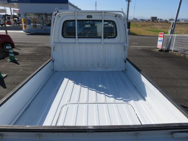 サンバートラック ＴＢ　ＣＤ・５ＭＴ・４ＷＤ・エアコン・パワステ付き（12枚目）