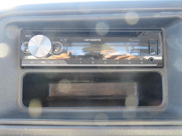 サンバートラック ＴＢ　ＣＤ・５ＭＴ・４ＷＤ・エアコン・パワステ付き（19枚目）