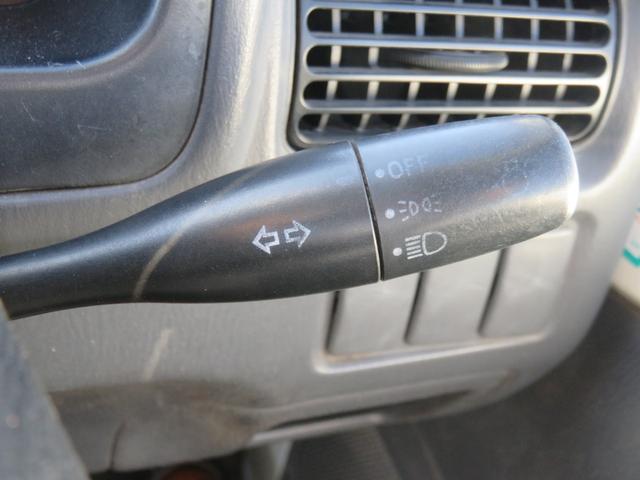 サンバートラック ＴＢ　ＣＤ・５ＭＴ・４ＷＤ・エアコン・パワステ付き（25枚目）