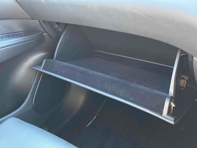 ＲＸ ＲＸ３５０ｈ　バージョンＬ　全周囲カメラ　クリアランスソナー　オートクルーズコントロール　レーンアシスト　パワーシート　パークアシスト　衝突被害軽減システム　サンルーフ　ナビ　ＴＶ　オートマチックハイビーム　オートライト（49枚目）