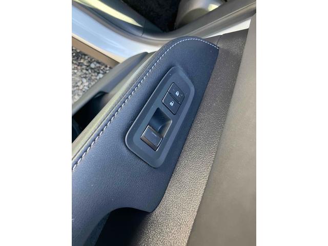 ＲＸ ＲＸ３５０ｈ　バージョンＬ　全周囲カメラ　クリアランスソナー　オートクルーズコントロール　レーンアシスト　パワーシート　パークアシスト　衝突被害軽減システム　サンルーフ　ナビ　ＴＶ　オートマチックハイビーム　オートライト（71枚目）