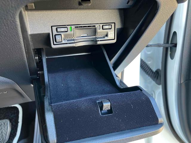 ＲＸ ＲＸ３５０ｈ　バージョンＬ　全周囲カメラ　クリアランスソナー　オートクルーズコントロール　レーンアシスト　パワーシート　パークアシスト　衝突被害軽減システム　サンルーフ　ナビ　ＴＶ　オートマチックハイビーム　オートライト（72枚目）