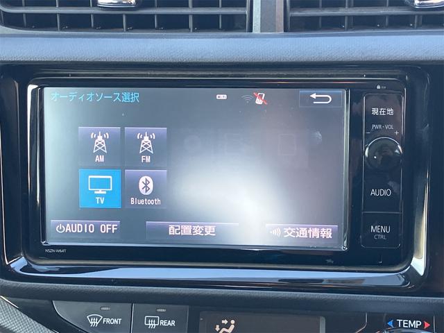 アクア Ｓ　ＥＴＣ　バックカメラ　ナビ　ＴＶ　オートライト　スマートキー　電動格納ミラー　シートヒーター　ＣＶＴ　衝突安全ボディ　ＡＢＳ　ＥＳＣ　ＣＤ　ＤＶＤ再生　Ｂｌｕｅｔｏｏｔｈ　エアコン　パワーステアリング（4枚目）