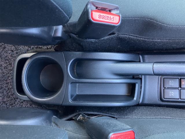 アクア Ｓ　ＥＴＣ　バックカメラ　ナビ　ＴＶ　オートライト　スマートキー　電動格納ミラー　シートヒーター　ＣＶＴ　衝突安全ボディ　ＡＢＳ　ＥＳＣ　ＣＤ　ＤＶＤ再生　Ｂｌｕｅｔｏｏｔｈ　エアコン　パワーステアリング（40枚目）