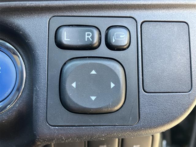 アクア Ｓ　ＥＴＣ　バックカメラ　ナビ　ＴＶ　オートライト　スマートキー　電動格納ミラー　シートヒーター　ＣＶＴ　衝突安全ボディ　ＡＢＳ　ＥＳＣ　ＣＤ　ＤＶＤ再生　Ｂｌｕｅｔｏｏｔｈ　エアコン　パワーステアリング（52枚目）