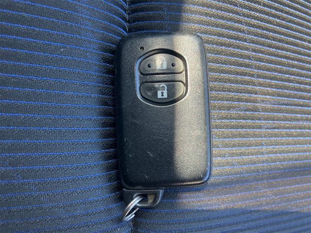 アクア Ｓ　ＥＴＣ　バックカメラ　ナビ　ＴＶ　オートライト　スマートキー　電動格納ミラー　シートヒーター　ＣＶＴ　衝突安全ボディ　ＡＢＳ　ＥＳＣ　ＣＤ　ＤＶＤ再生　Ｂｌｕｅｔｏｏｔｈ　エアコン　パワーステアリング（54枚目）