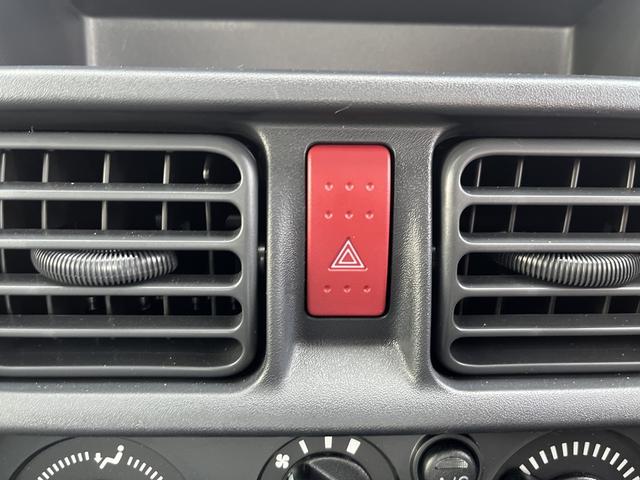 スーパーキャリイ Ｘリミテッド　デュアルカメラブレーキサポート　ドライブセレクト４ＷＤ　４ＡＴ　オーディオレス　キーレスエントリー　マニュアルエアコン　パワステ　パワーウィンドウ　電動格納式ドアミラー　オートライト　ＬＥＤ　フォグ（24枚目）