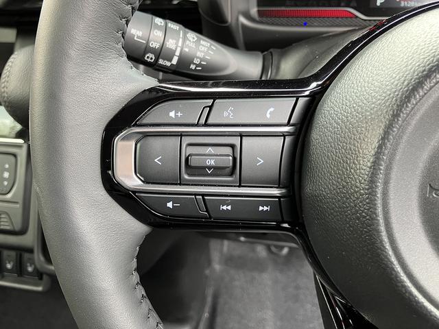 �X�e�A�����O�X�C�b�`�𑀍�ŃC���t�H���[�V�����f�B�X�v���C�̏Փ˔�Q�y���u���[�L�@�\�I���ł��܂��B