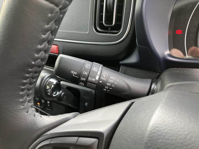 アルト ハイブリッドＸ　デュアルセンサーブレーキサポートＩＩ　マイルドハイブリッド　オーディオレス　全方位カメラ　ＣＶＴ　リモコンキー　キーレススタート　オートエアコン　オーディオスイッチ　シートヒーター　ＬＥＤ　アルミ（26枚目）