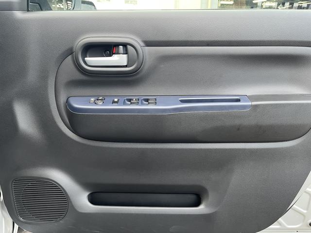 アルト ハイブリッドＸ　デュアルセンサーブレーキサポートＩＩ　マイルドハイブリッド　オーディオレス　全方位カメラ　ＣＶＴ　リモコンキー　キーレススタート　オートエアコン　オーディオスイッチ　シートヒーター　ＬＥＤ　アルミ（41枚目）