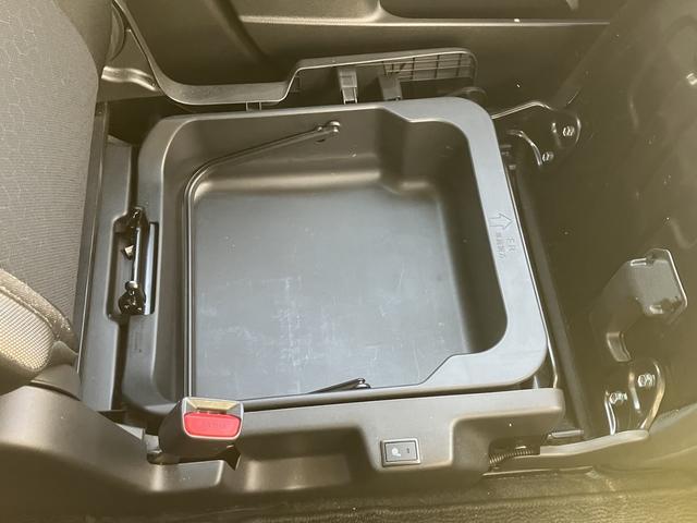 クロスビー ハイブリッドMZ 衝突被害軽減ブレーキ マイルドハイブリッド ターボ 6AT ナビ 全方位カメラ オートエアコン リモコンキー キーレススタート オートライト シートヒーター オーディオスイッチ ACC LED アルミ(31枚目)