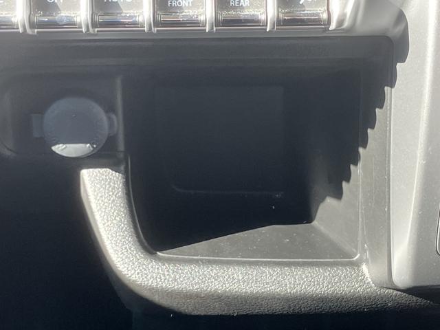 クロスビー ハイブリッドMZ 衝突被害軽減ブレーキ マイルドハイブリッド ターボ 6AT ナビ 全方位カメラ オートエアコン リモコンキー キーレススタート オートライト シートヒーター オーディオスイッチ ACC LED アルミ(36枚目)