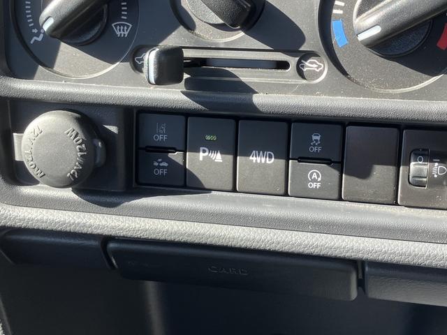 キャリイトラック KCエアコン・パワステ デュアルカメラブレーキサポート ドライブセレクト4WD アイドリングストップ 5MT AM/FMラジオ マニュアルエアコン パワステ パワーウィンドウ キーレス オートライト ヘッドライトレベライザー(4枚目)