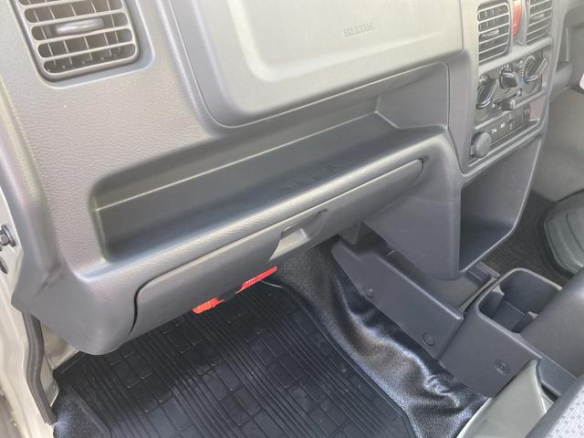 キャリイトラック KCエアコン・パワステ デュアルカメラブレーキサポート ドライブセレクト4WD アイドリングストップ 5MT AM/FMラジオ マニュアルエアコン パワステ パワーウィンドウ キーレス オートライト ヘッドライトレベライザー(27枚目)