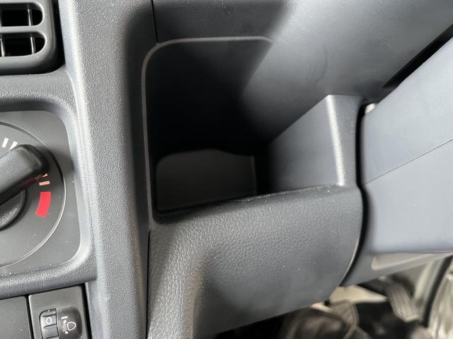 キャリイトラック KCエアコン・パワステ デュアルカメラブレーキサポート ドライブセレクト4WD アイドリングストップ 5MT AM/FMラジオ マニュアルエアコン パワステ パワーウィンドウ キーレス オートライト ヘッドライトレベライザー(35枚目)