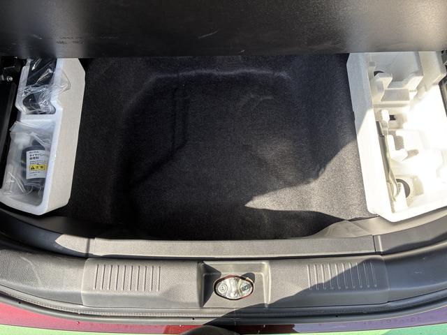 �g�����N���[���ɂ͍H��ƃp���N�C���L�b�g������܂��B