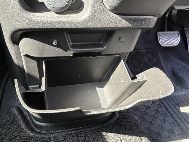 ���O���\�ȃC���p�l�A���_�[�{�b�N�X�𑕔��I�_�X�g�{�b�N�X���ɂ����g�����������܂�