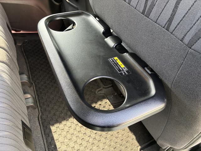 �㕔���Ȃɂ͐܂��ݎ��̃p�[�\�i���e�[�u���𑕔��I