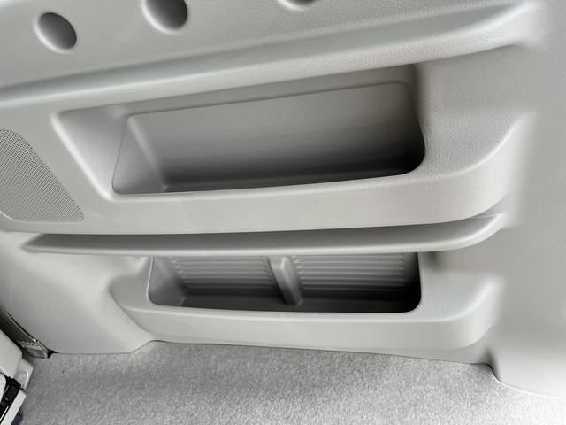 エブリイワゴン ＰＺターボ　標準ルーフ　デュアルカメラブレーキサポート　アイドリングストップ　両側スライドドア　オーディオレス　ＣＶＴ　オートエアコン　リモコンキー　キーレススタート　オートライト　オーディオスイッチ　ＬＥＤ　フォグ（17枚目）