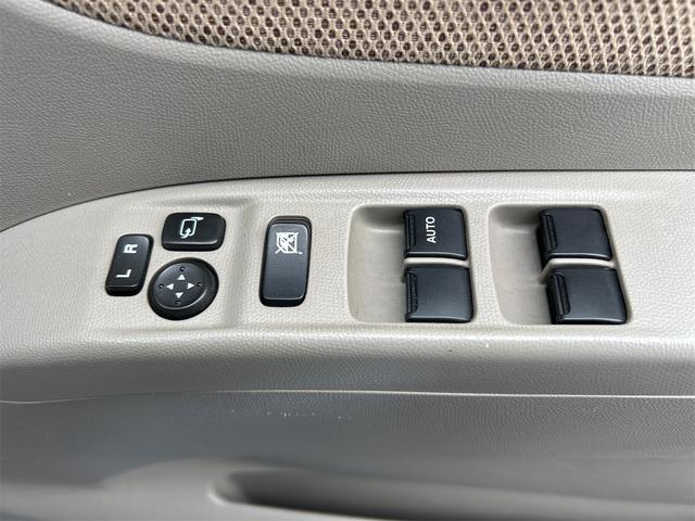 パレット Ｇリミテッド　両側スライドドア　スマートキー　電動格納ミラー　ベンチシート　ＡＴ　盗難防止システム　ＡＢＳ　ＣＤ　アルミホイール　衝突安全ボディ　エアコン　パワーステアリング　パワーウィンドウ（8枚目）