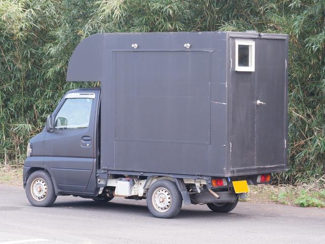ミニキャブトラック 　車検令和９年８月　キッチンカー　移動販売車　フードトラック　販売窓　照明　換気扇　コンセント　オートマ　エアコン（15枚目）