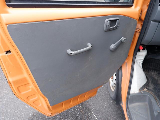 ミニキャブトラック 　車検令和９年８月　キッチンカー　移動販売車　フードトラック　販売窓　照明　換気扇　コンセント　オートマ　エアコン（30枚目）