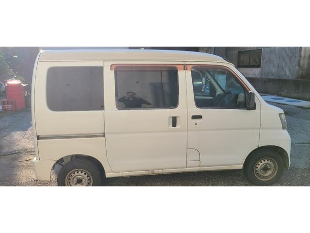 ハイゼットカーゴ ＤＸ　ＭＴ　両側スライドドア　エアコン　社外キーレス　運転席エアバッグ　助手席エアバッグ　ハイルーフ（4枚目）
