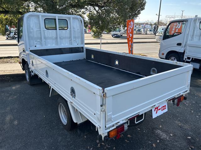 トヨエース 　フルジャストロー　トラック　ＭＴ　後輪ダブル　エアコン　パワーステアリング　パワーウィンドウ　運転席エアバッグ（9枚目）