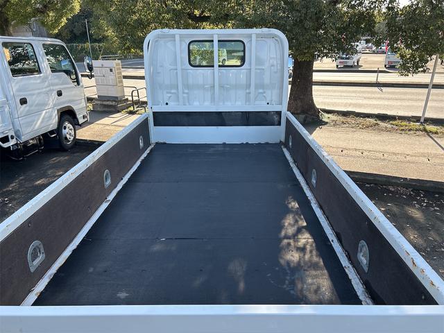 トヨエース 　フルジャストロー　トラック　ＭＴ　後輪ダブル　エアコン　パワーステアリング　パワーウィンドウ　運転席エアバッグ（12枚目）