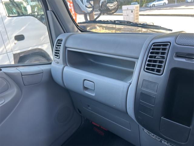 トヨエース 　フルジャストロー　トラック　ＭＴ　後輪ダブル　エアコン　パワーステアリング　パワーウィンドウ　運転席エアバッグ（29枚目）