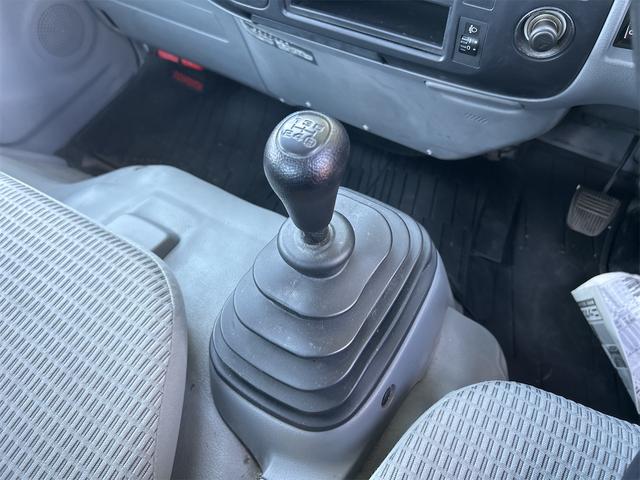 トヨエース 　フルジャストロー　トラック　ＭＴ　後輪ダブル　エアコン　パワーステアリング　パワーウィンドウ　運転席エアバッグ（37枚目）