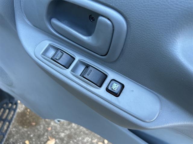 トヨエース 　フルジャストロー　トラック　ＭＴ　後輪ダブル　エアコン　パワーステアリング　パワーウィンドウ　運転席エアバッグ（44枚目）