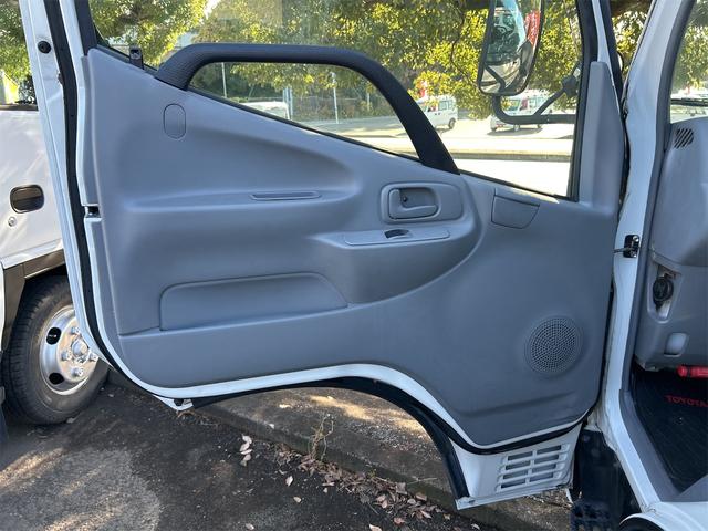 トヨエース 　フルジャストロー　トラック　ＭＴ　後輪ダブル　エアコン　パワーステアリング　パワーウィンドウ　運転席エアバッグ（46枚目）