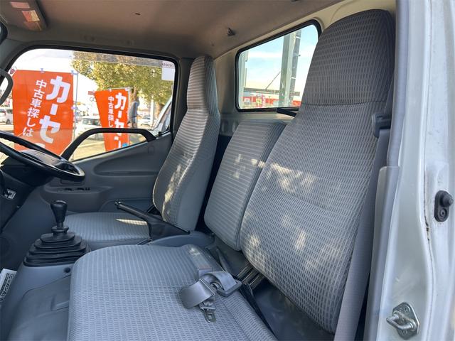 トヨエース 　フルジャストロー　トラック　ＭＴ　後輪ダブル　エアコン　パワーステアリング　パワーウィンドウ　運転席エアバッグ（48枚目）