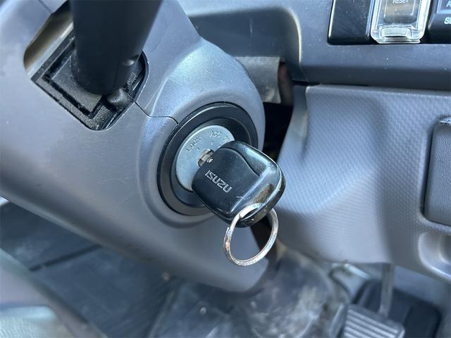 エルフトラック Ｗキャブ　パワーゲート付き　ＭＴ　後輪ダブル　ＥＴＣ　エアコン　パワーウィンドウ　運転席エアバッグ（10枚目）