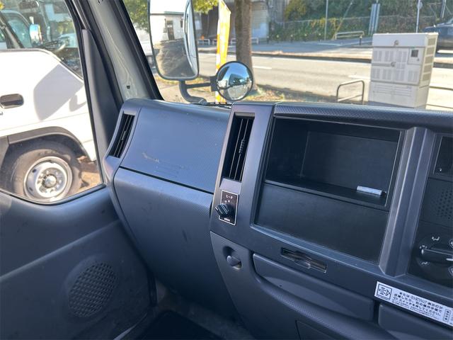 エルフトラック Ｗキャブ　パワーゲート付き　ＭＴ　後輪ダブル　ＥＴＣ　エアコン　パワーウィンドウ　運転席エアバッグ（38枚目）