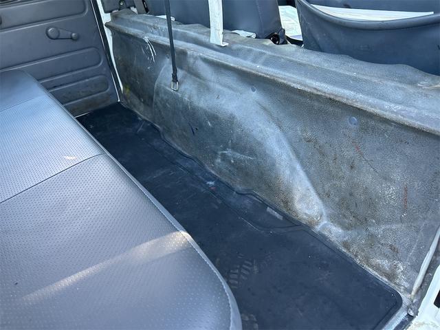 エルフトラック Ｗキャブ　パワーゲート付き　ＭＴ　後輪ダブル　ＥＴＣ　エアコン　パワーウィンドウ　運転席エアバッグ（46枚目）