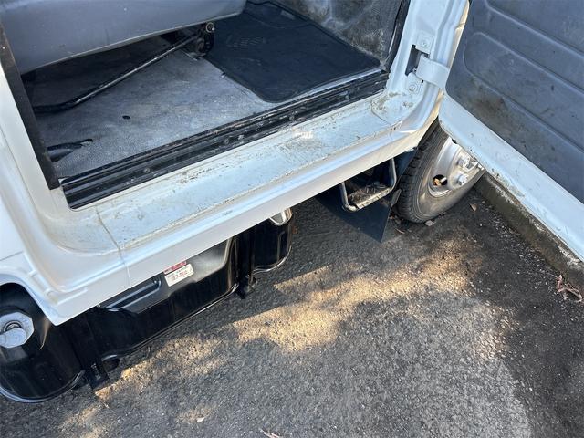 エルフトラック Ｗキャブ　パワーゲート付き　ＭＴ　後輪ダブル　ＥＴＣ　エアコン　パワーウィンドウ　運転席エアバッグ（48枚目）