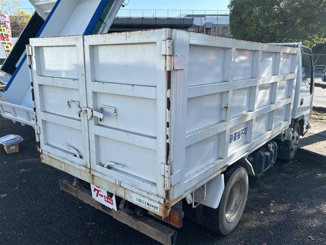 エルフトラック 　深ダンプ　ＭＴ　後輪ダブル　キーレスエントリー　ＥＳＣ（6枚目）