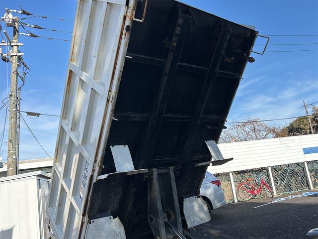 エルフトラック 　深ダンプ　ＭＴ　後輪ダブル　キーレスエントリー　ＥＳＣ（21枚目）