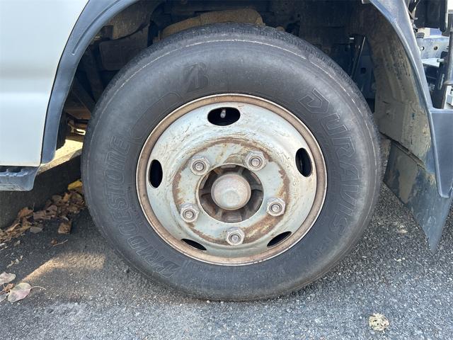 エルフトラック 　深ダンプ　ＭＴ　後輪ダブル　キーレスエントリー　ＥＳＣ（26枚目）