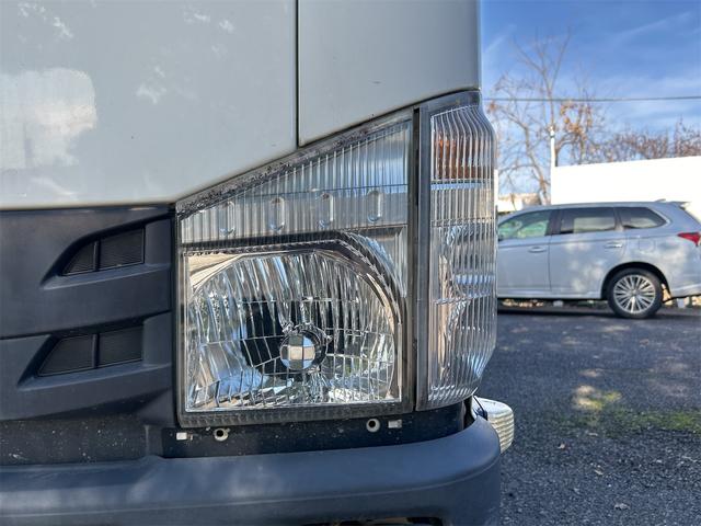 エルフトラック 　深ダンプ　ＭＴ　後輪ダブル　キーレスエントリー　ＥＳＣ（30枚目）