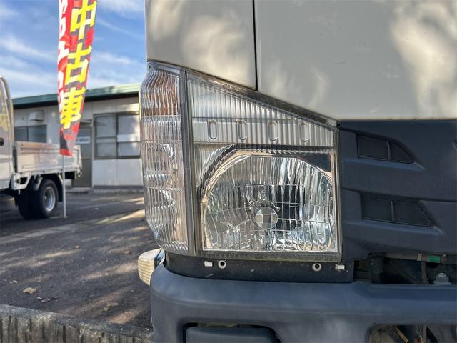 エルフトラック 　深ダンプ　ＭＴ　後輪ダブル　キーレスエントリー　ＥＳＣ（31枚目）