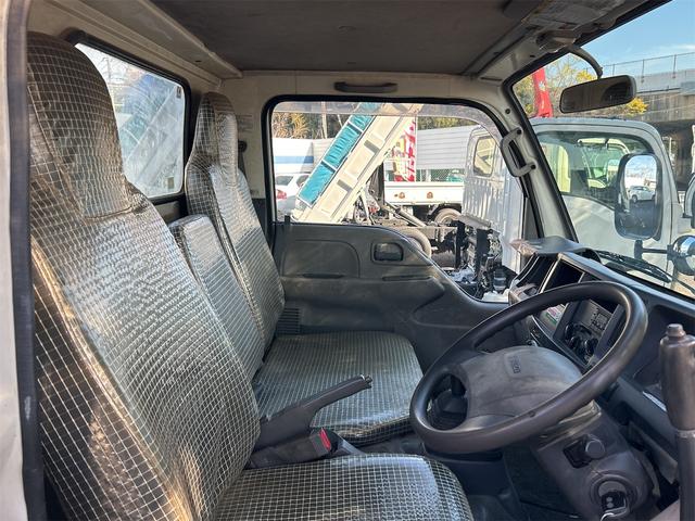 エルフトラック 　深ダンプ　ＭＴ　後輪ダブル　キーレスエントリー　ＥＳＣ（33枚目）